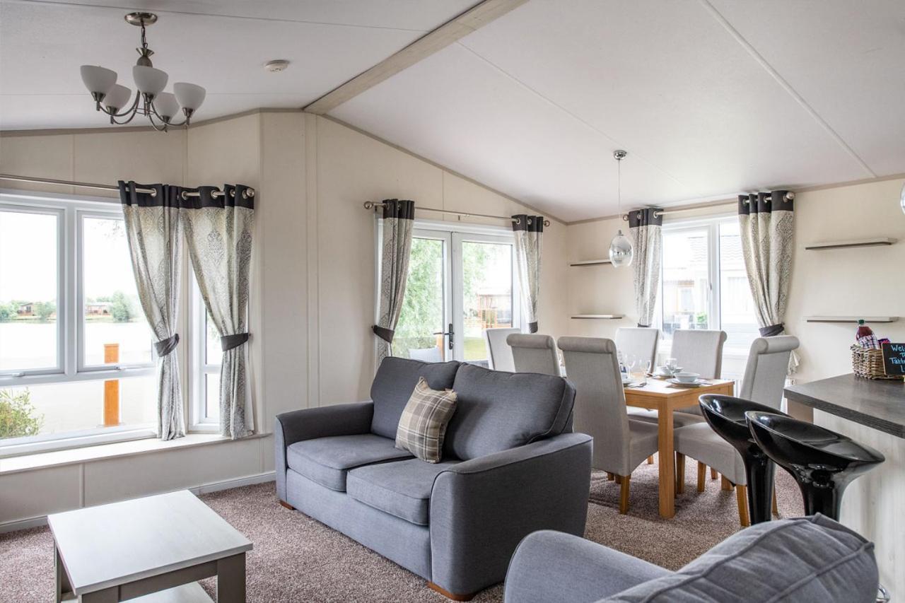 The Lakes Rookley Exterior foto Interior of a static