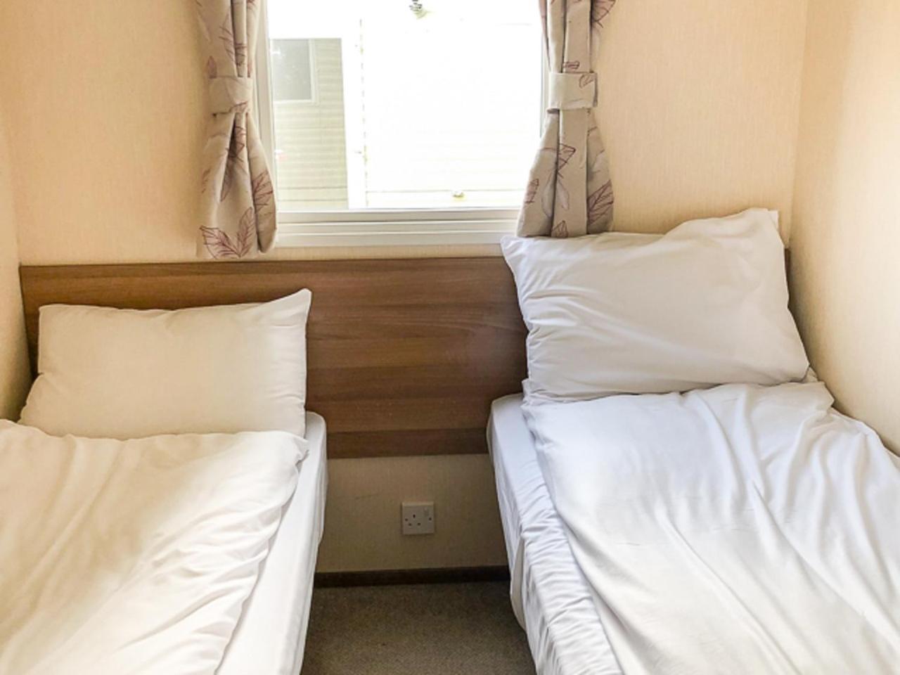 The Lakes Rookley Zimmer foto Twin beds